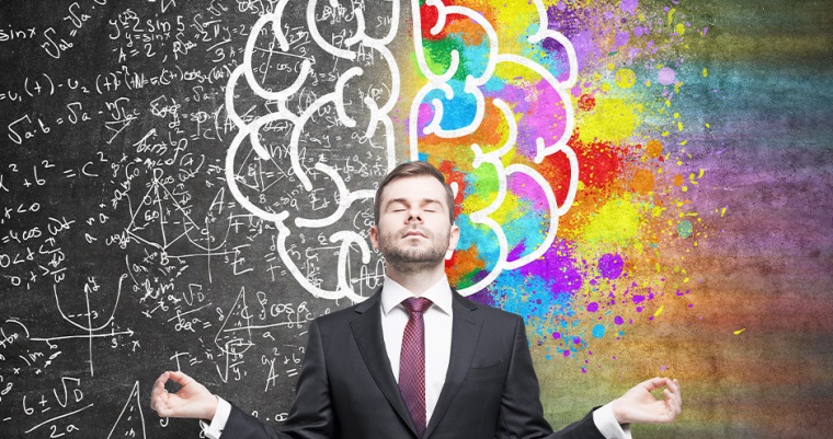 Determinar perfil de investidor: Conservador, Moderado ou Agressivo: Homem de negócios meditando com gráficos de matemática à esquerda e explosão de cores à direita simbolizando análise e criatividade.